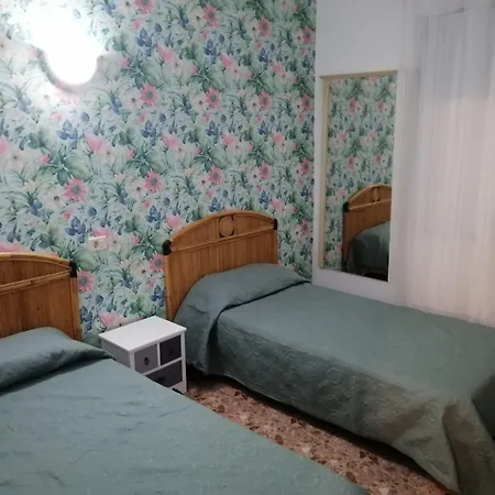Alcaravaneras (adults Only) Affittacamere 2*