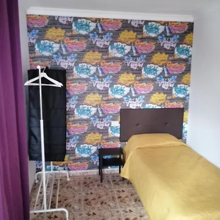 Pensión Alcaravaneras 2*